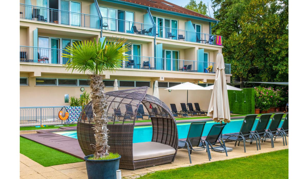 +1 ajándék éjszaka – csak most!